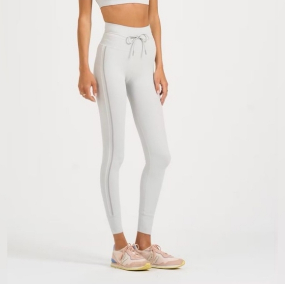 Vuori Daily Sport Leggings Light Gray Women's XL Activewear Yoga - Picture 6 of 10